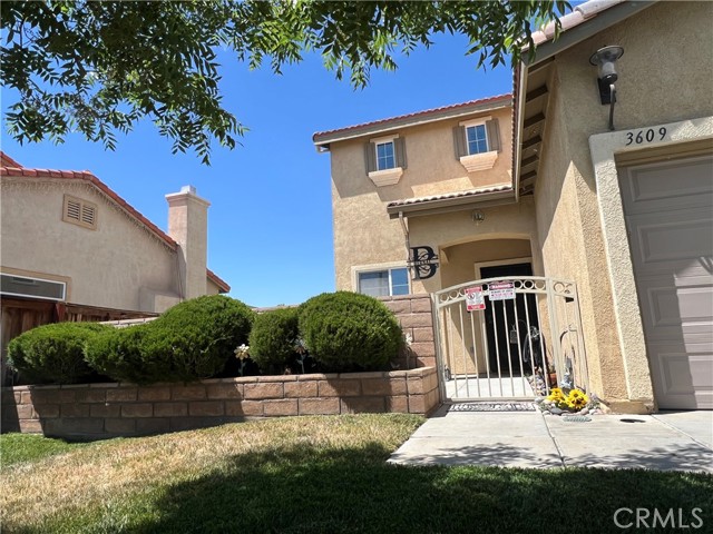 Detail Gallery Image 4 of 6 For 3609 Fern Ave, Palmdale,  CA 93550 - 4 Beds | 3 Baths