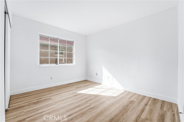 Detail Gallery Image 5 of 33 For 300 Mildred, Perris,  CA 92571 - 4 Beds | 2/1 Baths