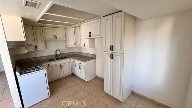 Detail Gallery Image 43 of 49 For 17425 Arrow Bld #10,  Fontana,  CA 92335 - 2 Beds | 1 Baths