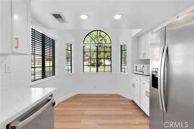 Detail Gallery Image 9 of 28 For 11722 Oak St, Apple Valley,  CA 92308 - 2 Beds | 2 Baths