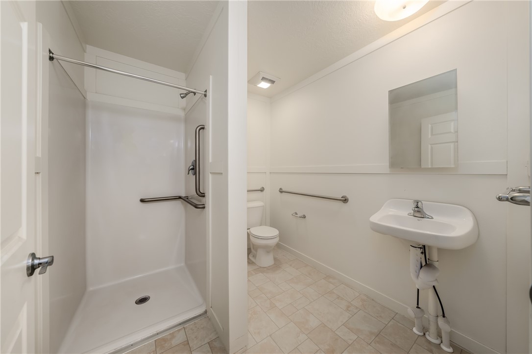 Detail Gallery Image 7 of 18 For 3555 Lakeshore Bld #13,  Lakeport,  CA 95453 - 1 Beds | 1 Baths