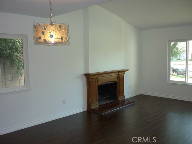 2762 E Saint Andrews Street, Ontario CA: https://media.crmls.org/medias/fa8f54de-9661-4e98-8aa1-f0e6289d8a0c.jpg