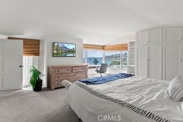 52 EMERALD BAY, Laguna Beach CA: https://media.crmls.org/medias/fa8fd732-3d46-42d0-ad52-bc3ff35c6964.jpg