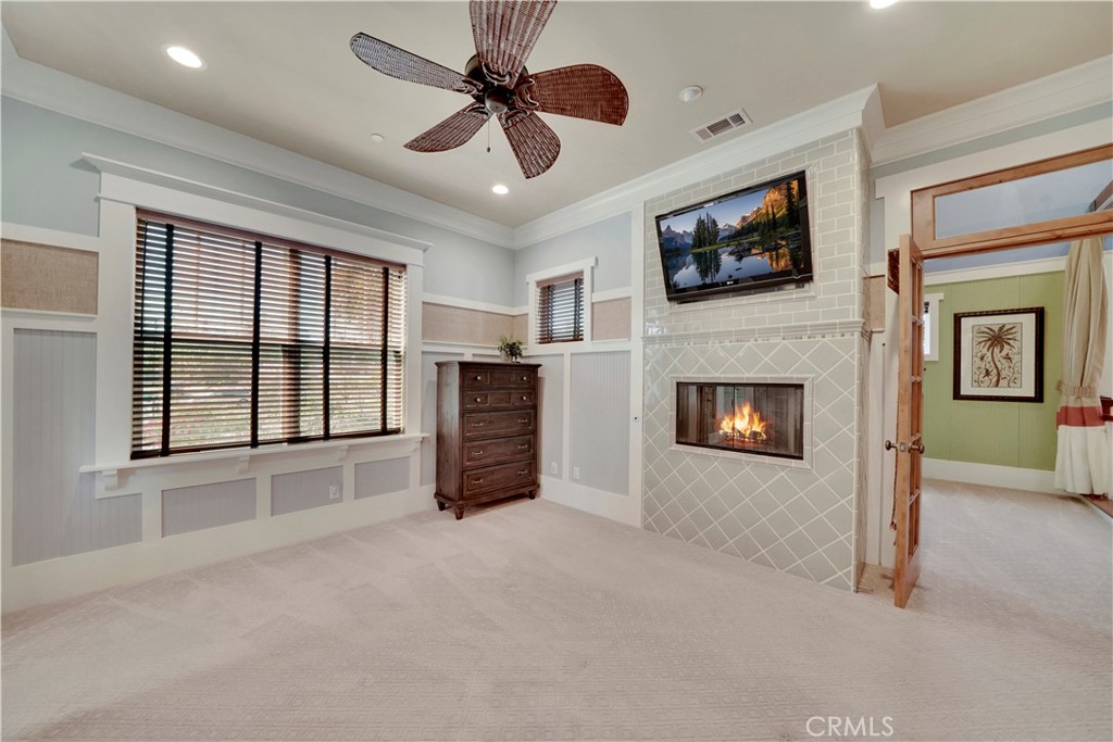 secondary bedroom with access to loft