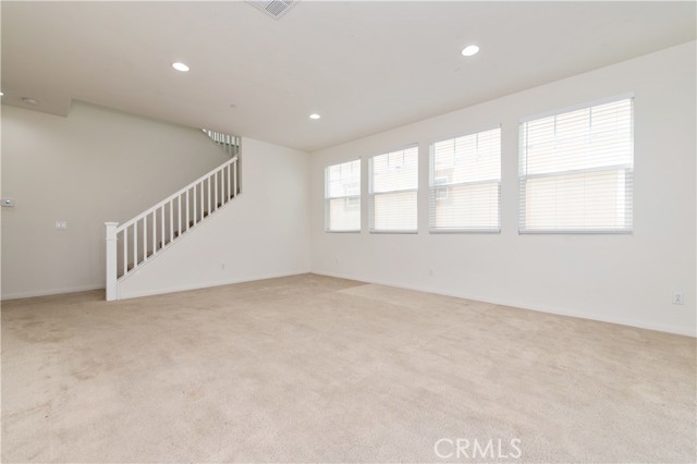 Detail Gallery Image 14 of 17 For 2850 E via Terrano, Ontario,  CA 91764 - 4 Beds | 2/1 Baths