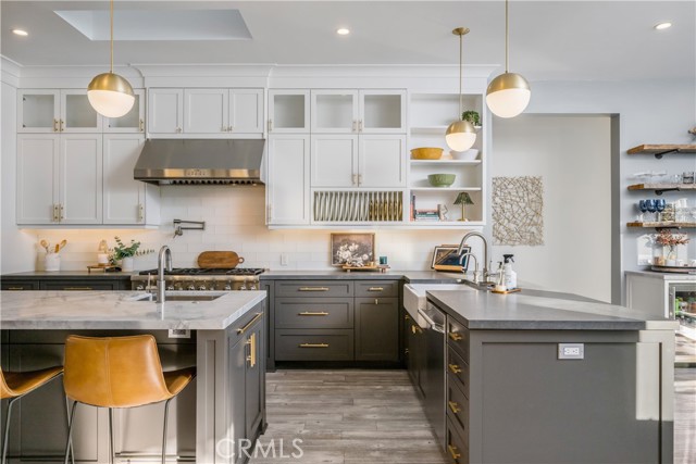 Detail Gallery Image 7 of 64 For 2318 Vista Grande, Vista,  CA 92084 - 5 Beds | 4 Baths