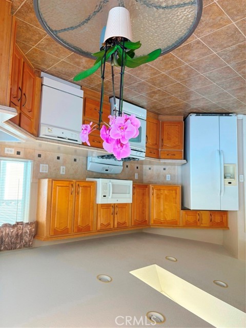 Detail Gallery Image 3 of 10 For 14851 Jeffrey Rd #38,  Irvine,  CA 92618 - 3 Beds | 2 Baths