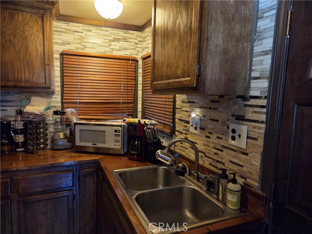 Detail Gallery Image 15 of 32 For 23553 Lake Dr, Crestline,  CA 92325 - 2 Beds | 2 Baths