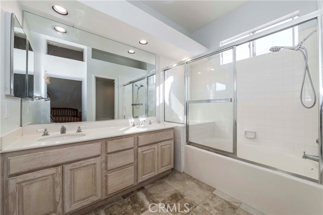 Detail Gallery Image 32 of 44 For 1439 Elegante Ct, Corona,  CA 92882 - 2 Beds | 2/1 Baths