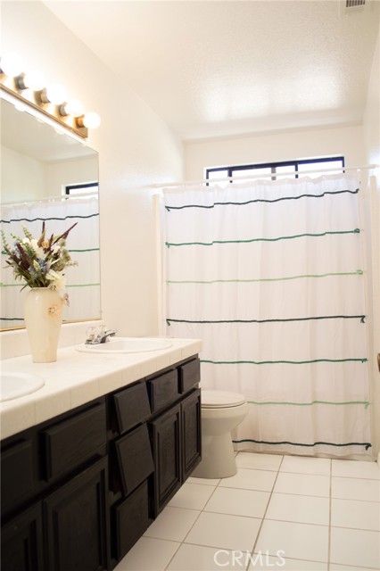 15068 Christina Court, Lake Elsinore CA: https://media.crmls.org/medias/fa90fdbf-3ce6-49c0-a328-bac9287889a0.jpg