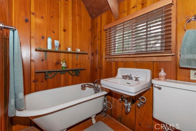 295 Sunset, Lake Arrowhead CA: https://media.crmls.org/medias/fa914140-11d8-48d2-8fef-60aa35a14756.jpg