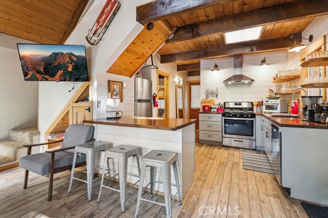 604 Spruce Lane, Sugarloaf CA: https://media.crmls.org/medias/fa923135-0727-4b98-b1b6-692945d9c9d7.jpg