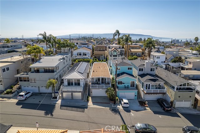 1124 11th Street, Hermosa Beach, California 90254, 3 Bedrooms Bedrooms, ,2 BathroomsBathrooms,Residential,Sold,11th,SB23029255