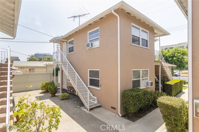3311 W Alameda Avenue, Burbank CA: https://media.crmls.org/medias/fa93bbcf-7873-4140-8ee3-ab3da49049fe.jpg