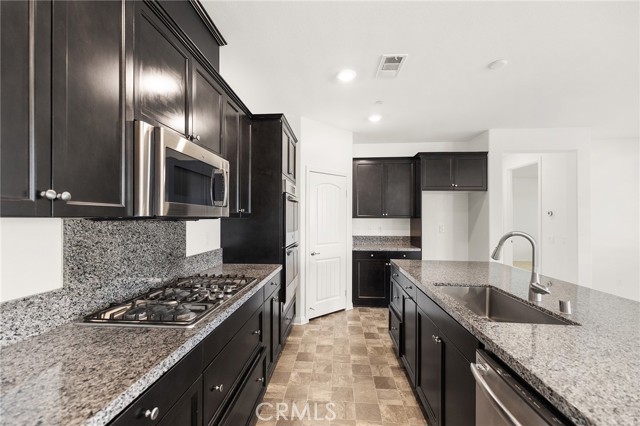 Detail Gallery Image 8 of 51 For 29604 Starring Ln, Menifee,  CA 92584 - 3 Beds | 2/1 Baths