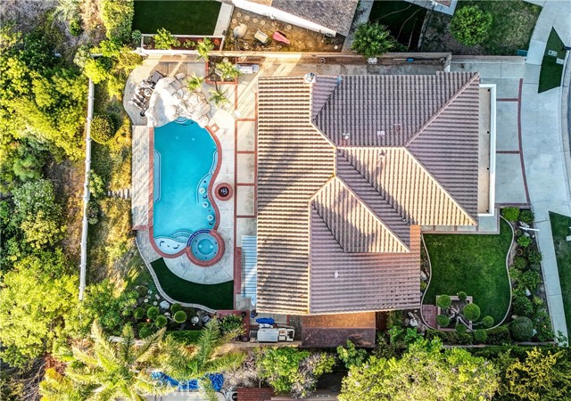 5215 E Rolling Hills Drive, Anaheim Hills CA: https://media.crmls.org/medias/fa951a16-0274-4a9b-9787-cd4081adfda4.jpg