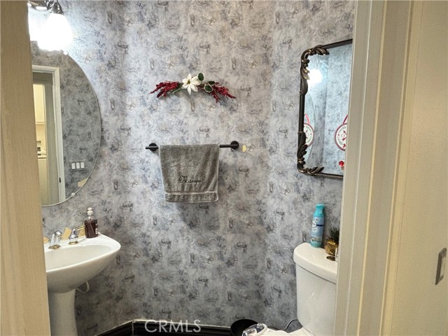 Detail Gallery Image 15 of 28 For 27700 Thalia Ln, Canyon Country,  CA 91351 - 3 Beds | 3 Baths