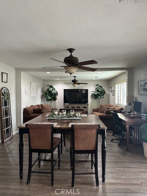 Detail Gallery Image 15 of 41 For 2311 Volya Ct, Colton,  CA 92324 - 4 Beds | 3/1 Baths