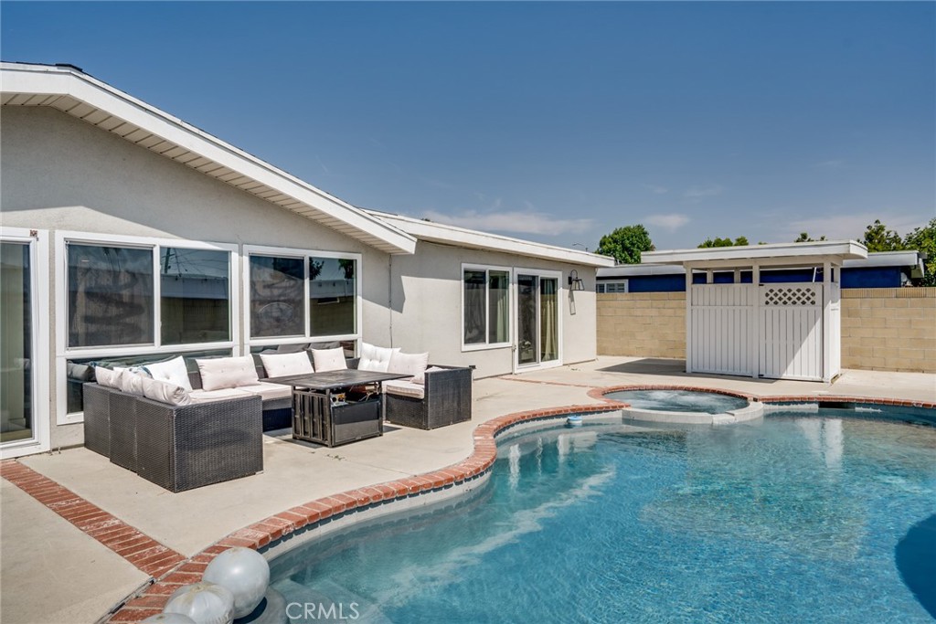 Fa95f2de F4bc 402d A123 0e47ee13e568