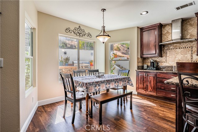 Detail Gallery Image 10 of 53 For 30614 Emperor Dr, Canyon Lake,  CA 92587 - 6 Beds | 4 Baths