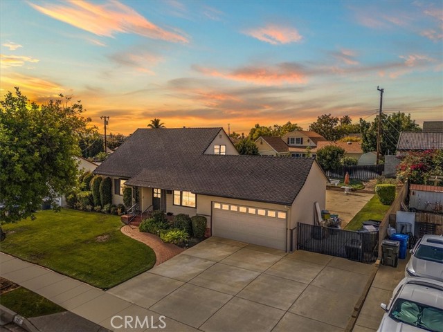 Image 26 of 27 For 737 Charter Drive