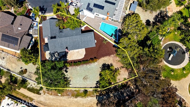 Detail Gallery Image 32 of 44 For 757 Horseshoe Cir, Vista,  CA 92081 - 3 Beds | 2 Baths
