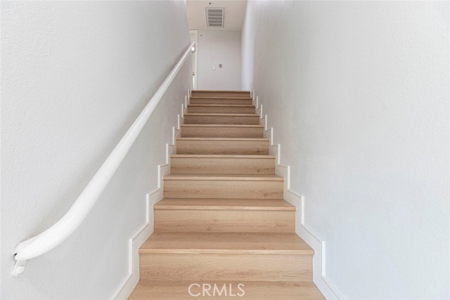116 W Maple, Glendale CA: https://media.crmls.org/medias/fa970767-af80-4a07-9ee4-b646a8acb4bb.jpg