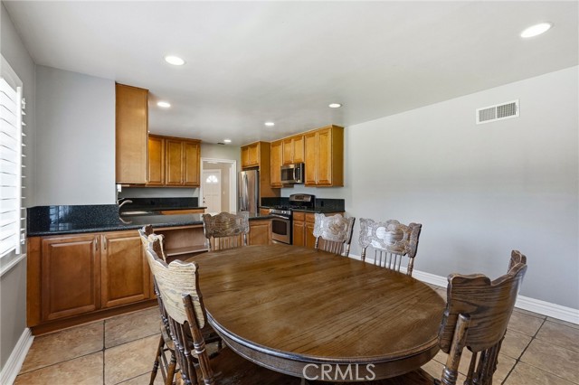 Detail Gallery Image 28 of 64 For 22301 Marilla St, Chatsworth,  CA 91311 - 4 Beds | 3 Baths