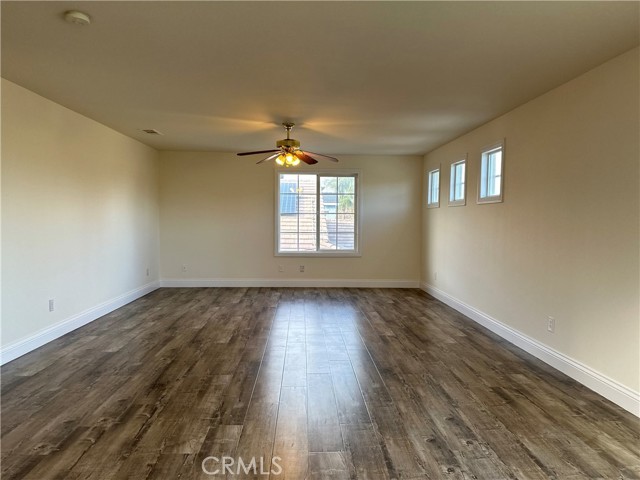 7297 Cobble Creek Drive, Eastvale CA: https://media.crmls.org/medias/fa977df3-17f2-483b-b813-8f674e0e6621.jpg