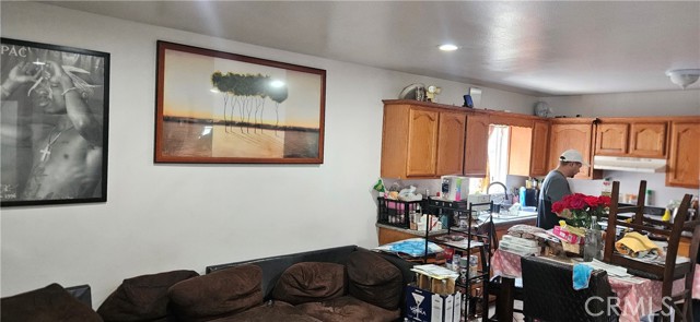 Detail Gallery Image 7 of 8 For 622 W 91st, Los Angeles,  CA 90044 - – Beds | – Baths