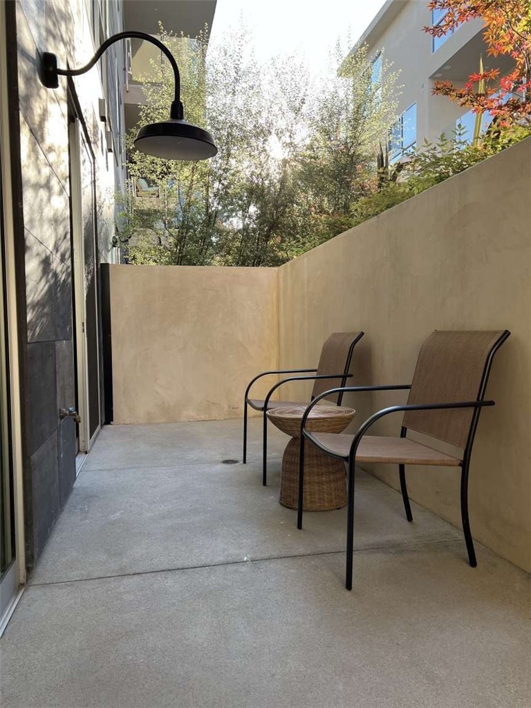 Detail Gallery Image 8 of 20 For 728 N Sweetzer Ave #111,  Los Angeles,  CA 90069 - 1 Beds | 1 Baths