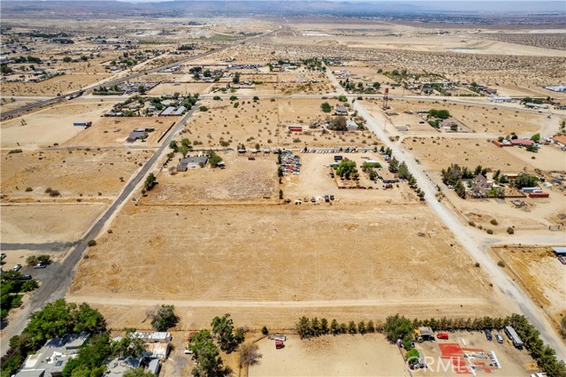 8 S Dunford Avenue, Littlerock CA: https://media.crmls.org/medias/fa9807e2-4b93-457e-a02f-0af91b9d1aec.jpg