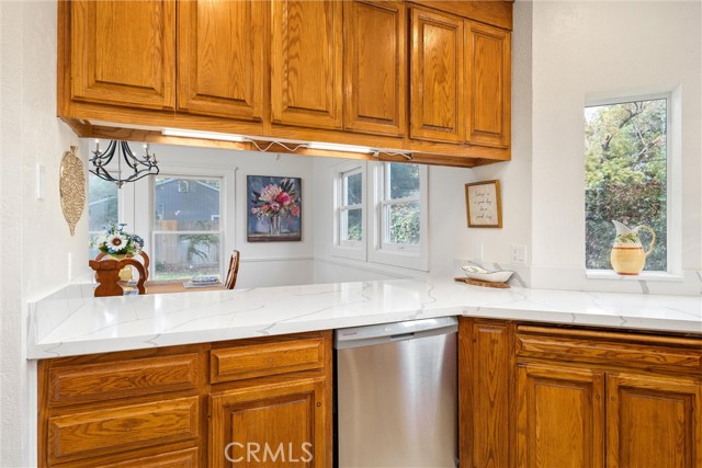 Detail Gallery Image 12 of 35 For 887 Ashbury Ct, Chico,  CA 95926 - 4 Beds | 2/1 Baths