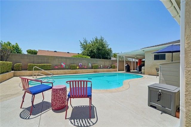 6253 Hamilton Court, Chino CA: https://media.crmls.org/medias/fa98d2a6-b9f4-4d5f-812b-96625652a8af.jpg