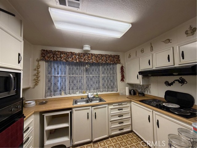 Detail Gallery Image 5 of 7 For 3500 Buchanan St #30,  Riverside,  CA 92503 - 2 Beds | 2 Baths