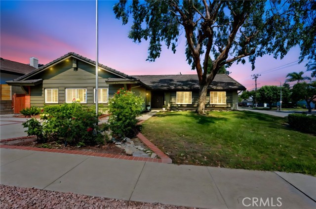 Detail Gallery Image 1 of 44 For 1704 Mulberry Ave, Upland,  CA 91784 - 4 Beds | 2 Baths