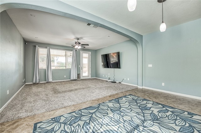 Detail Gallery Image 14 of 31 For 2427 S Laguna Ct, Visalia,  CA 93292 - 4 Beds | 2 Baths