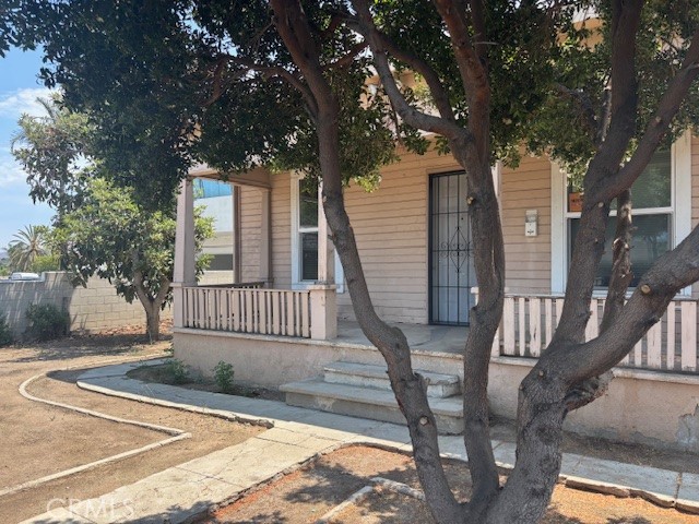 115 N Victoria Avenue, Corona CA: https://media.crmls.org/medias/fa9b8d58-92e8-44bc-b751-0e52e91dd499.jpg