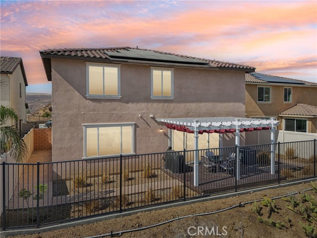 Detail Gallery Image 2 of 75 For 11257 Finders Ct, Corona,  CA 92883 - 5 Beds | 2/1 Baths