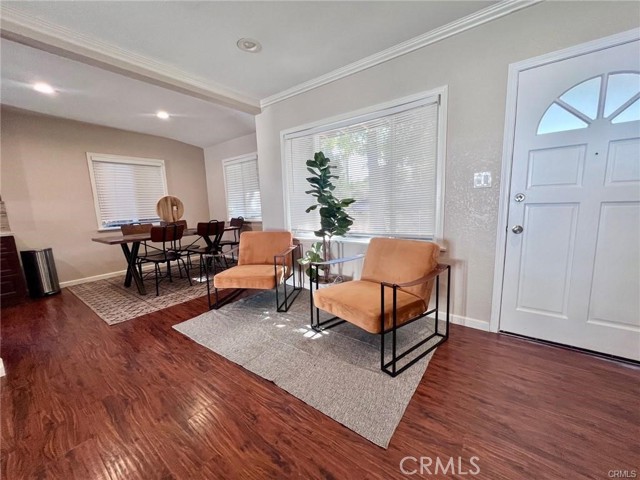 Detail Gallery Image 7 of 30 For 6944 Aura Ave, Reseda,  CA 91335 - 3 Beds | 2 Baths