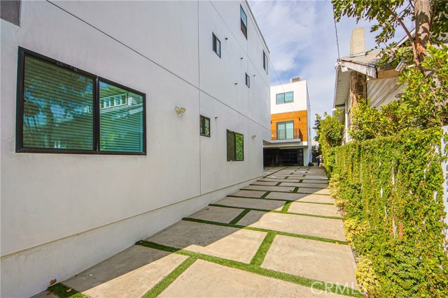 Detail Gallery Image 8 of 37 For 5351 Lexington Avenue, Hollywood,  CA 90029 - 4 Beds | 5 Baths