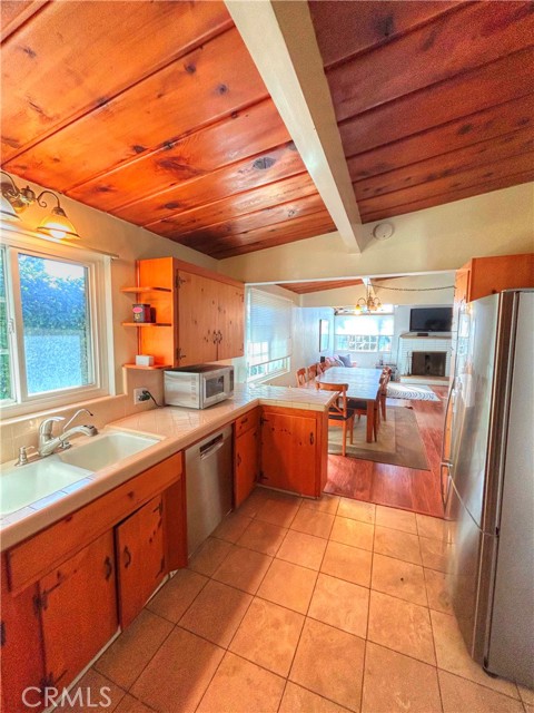 Detail Gallery Image 12 of 20 For 139 W Mariposa, San Clemente,  CA 92672 - 3 Beds | 2 Baths