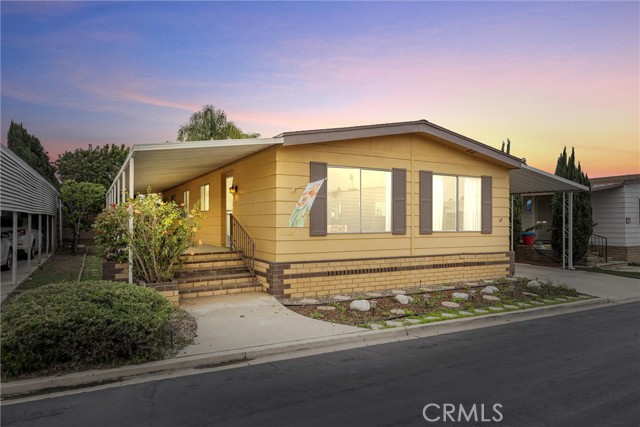 2240 Lake Glen Dr, La Habra CA: https://media.crmls.org/medias/fa9ce418-9daa-44bc-829f-1cf043e4d4db.jpg