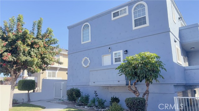 Detail Gallery Image 3 of 28 For 17320 S Dalton Ave #4,  Gardena,  CA 90247 - 2 Beds | 2/1 Baths