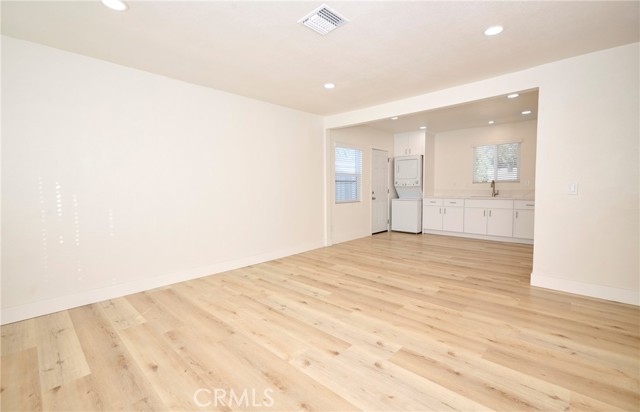 6001 De La Vista, Jurupa Valley CA: https://media.crmls.org/medias/fa9ec04d-3a59-4473-8059-ed01078bdc70.jpg