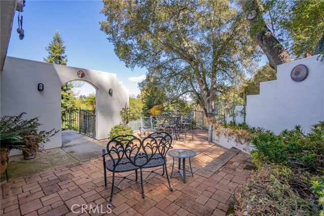 Character and charm everywhere!  Look at the stucco walls with arch doorway.