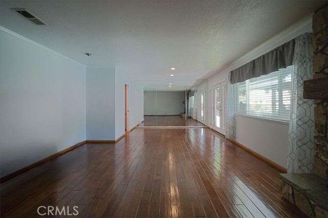 Detail Gallery Image 11 of 34 For 5557 Wentworth Dr, Riverside,  CA 92505 - 4 Beds | 2 Baths
