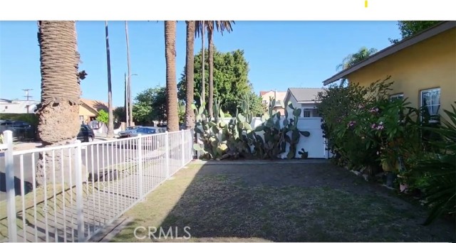 1240 Muirfield Road, Los Angeles, California 90019, ,Multi-Family,For Sale,Muirfield,PW25035035