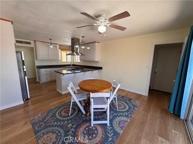 417 Fenoak Drive, Barstow CA: https://media.crmls.org/medias/faa25990-b766-4be8-9249-1cc72d55867b.jpg