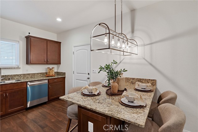 Detail Gallery Image 7 of 33 For 242 Montage Dr, Merced,  CA 95348 - 5 Beds | 4 Baths